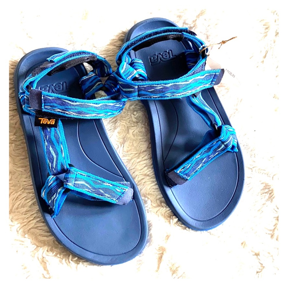 SOLD ✨✨✨KIDS SZ 2 TEVA SANDALS⚡️